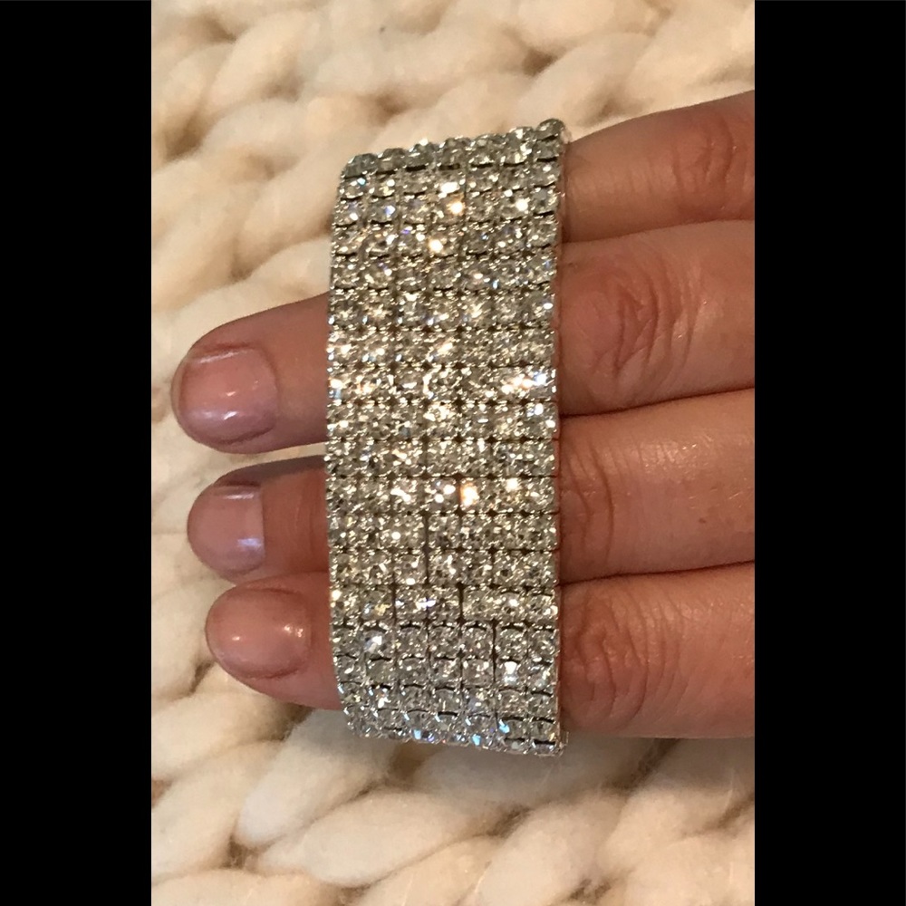 Stretchy 1 Inch Crystal Rhinestone Bracelet ❤️